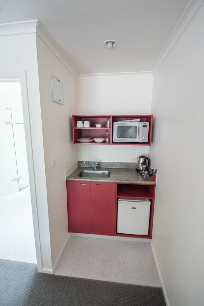 Antonio Mews Motel