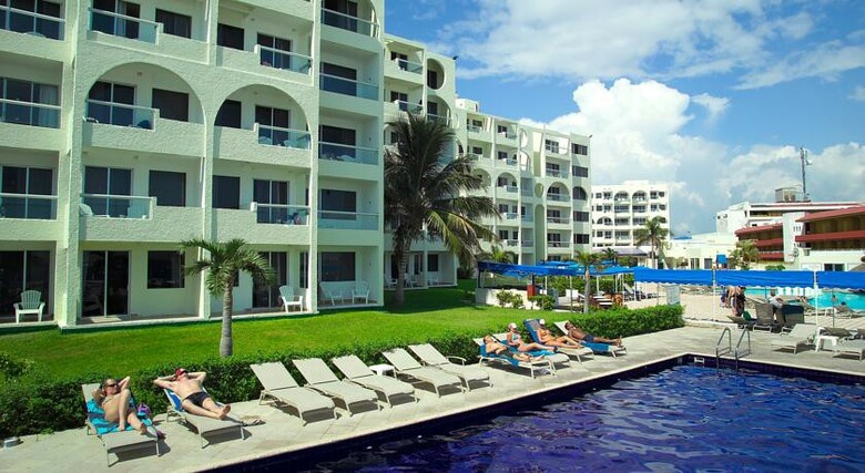 Hotel Aquamarina Beach
