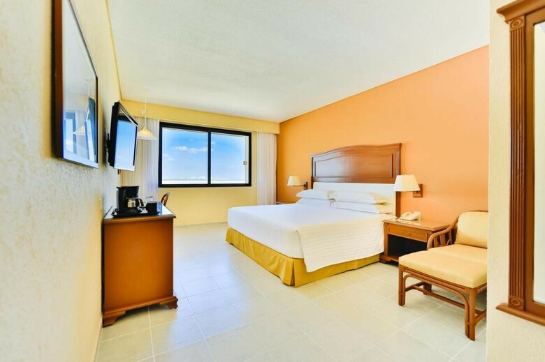 Hotel Occidental Tucanc�n
