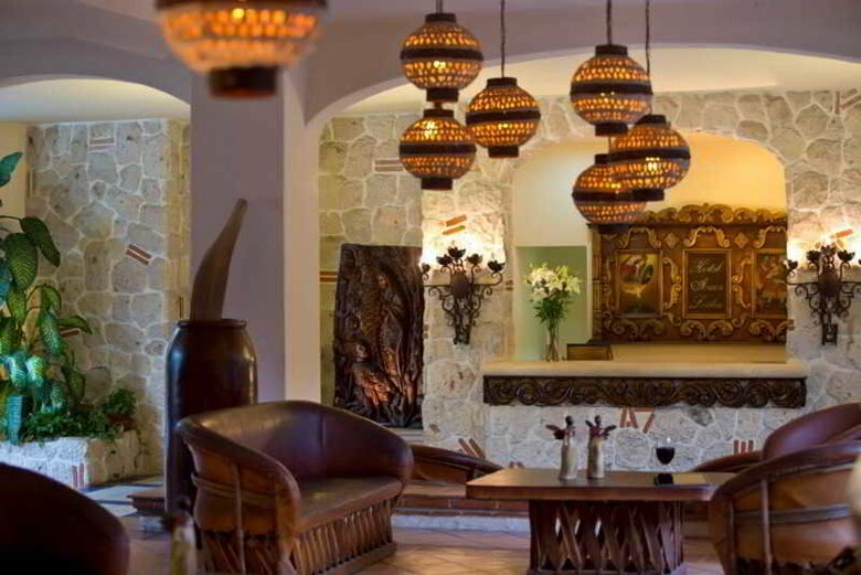 Hotel Los Arcos Suites