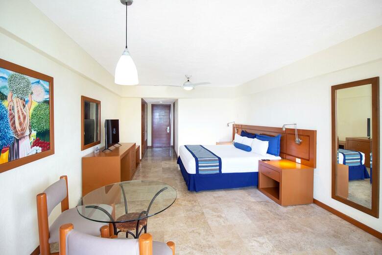 Hotel Plaza Pelicanos Grand Beach Resort