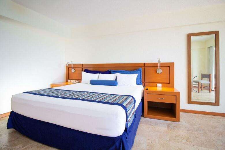 Hotel Plaza Pelicanos Grand Beach Resort