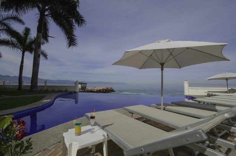 Hotel Plaza Pelicanos Grand Beach Resort