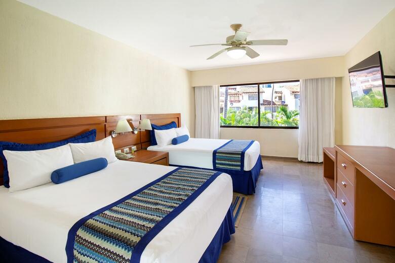 Hotel Plaza Pelicanos Grand Beach Resort