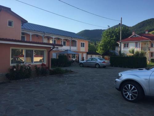 Hostal Pensiunea Flora