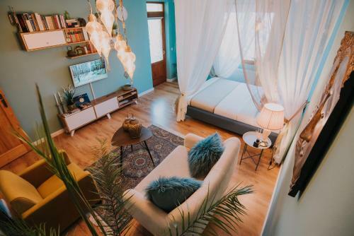 Oriental Touch Apartment