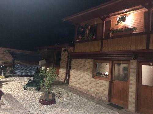 Hostal Casa De Vacan?a Alina