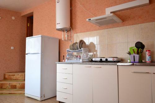 Hostal Guest House Tri Sestri