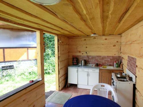 Hostal Usadba Tri Yeli