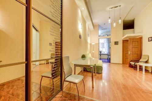 Apartamento Sutkipeterburg Nevsky Prospekt 65