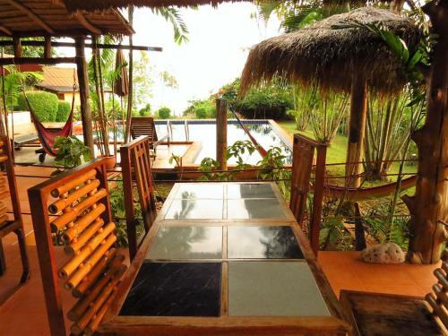 Hotel Bamboo Hideaway Resort
