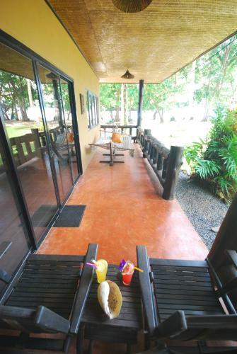 Hotel Melina Beach Front Bungalows