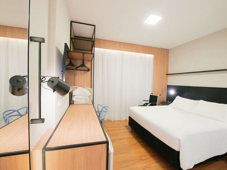 Hotel Ibis Curitiba Shopping