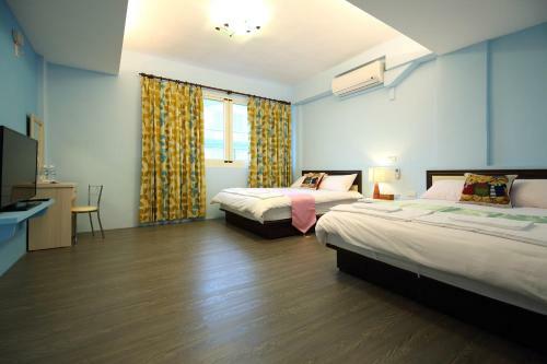 Xincheng Old Street B&B