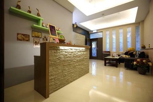 Xincheng Old Street B&B