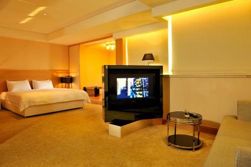 Asia Emperor Hotel
