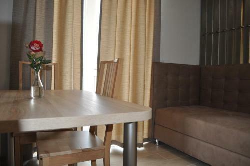 Apartments On Leva St.