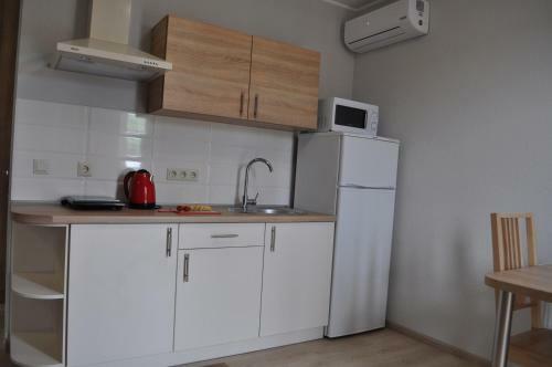 Apartments On Leva St.