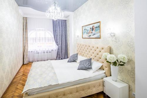 Apartment On Havryshkevycha 7