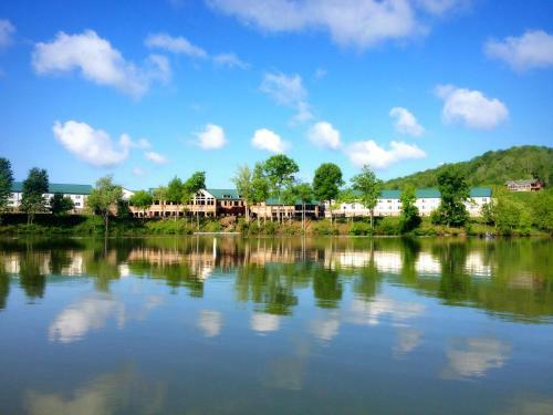 Hotel Stonewall Resort