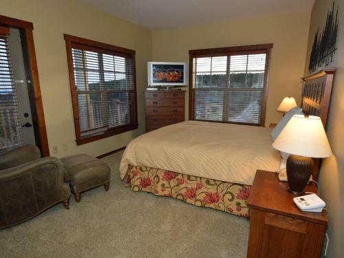 3 Br: Soaring Eagle 104