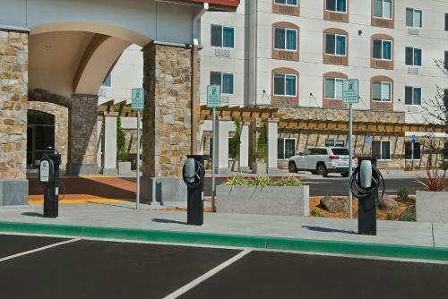 Hotel Oxford Suites Sonoma - Rohnert Park