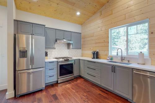 Amachen Cabin