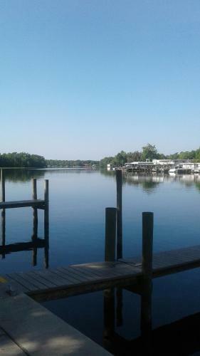 Astor Bridge Marina And Motel