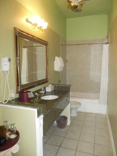 Bed & Breakfast Cedar Grove Mansion Inn & Restaurant