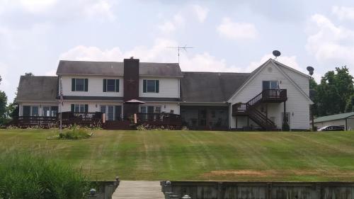 Bed & Breakfast Marvels On The Creek