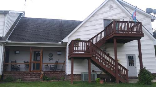 Bed & Breakfast Marvels On The Creek