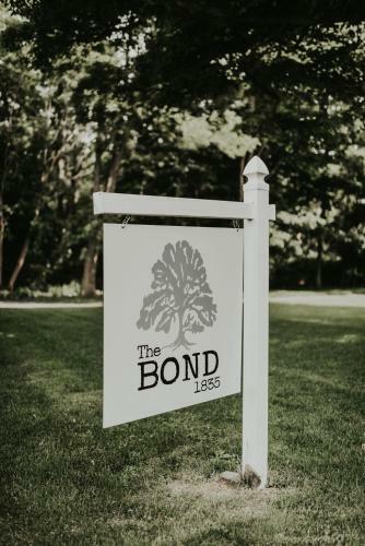 Posada The Bond 1835