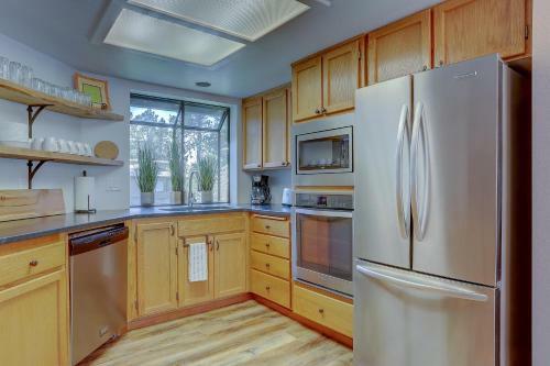 34 Fairway Village