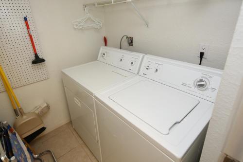Apartamento Seville Condo Unit #205