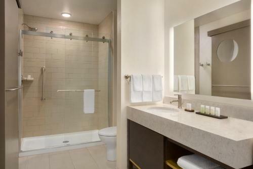 Hotel Embassy Suites By Hilton Syracuse Destiny Usa
