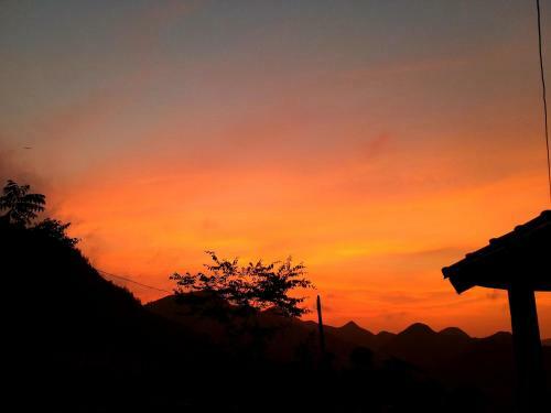 Sister's Homestay And Bar
