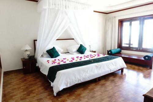 Hotel Rock Water Bay