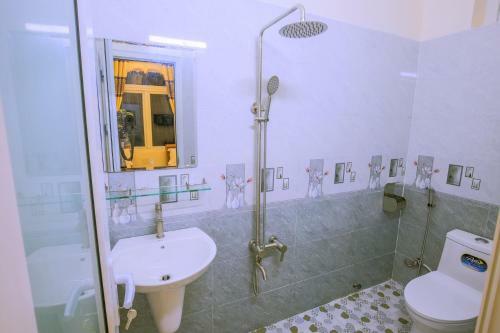 Hotel Kh�ch S?n Gia Th?nh L� S?n