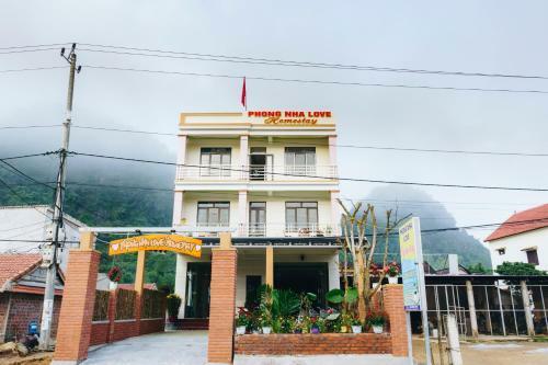 Bed & Breakfast Phong Nha Love Homestay
