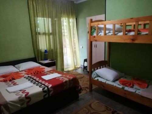 Hostal Guest House Lev