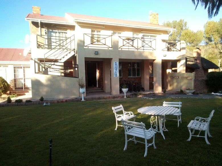 Hostal Victoria Oaks Guesthouse