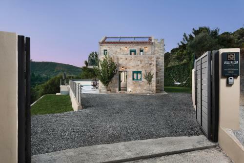 Villa Piedra