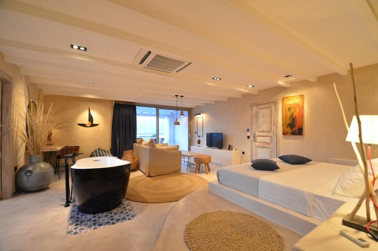 Hotel Evilion Sea And Sun