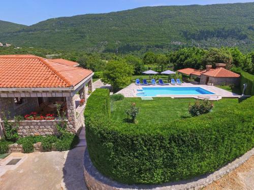 Mitrovici Villa Sleeps 8 Pool Air Con Wifi