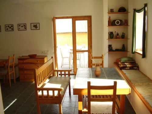 Hostal Cs�nye Vend�gh�z
