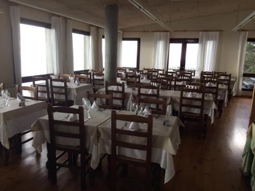Posada Santuari Mare De D�u Del Mont Restaurant-hostatger�a