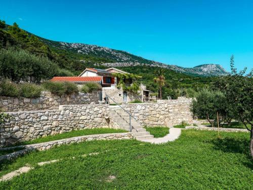 Holiday Home Angelo (tgr520)