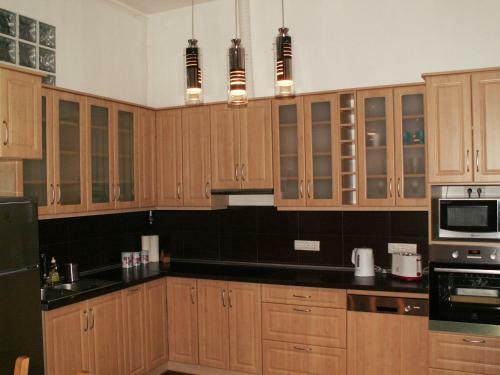 Chester Gozsdu Apartment