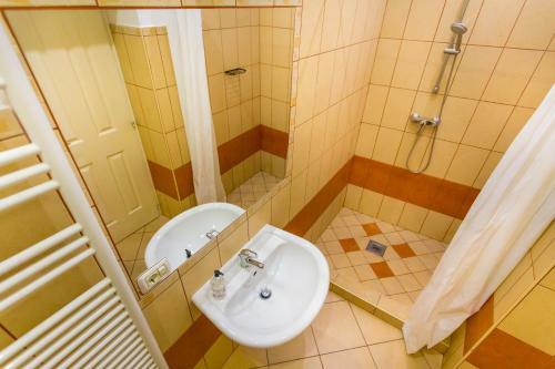 Hostal J� Itt Pesten