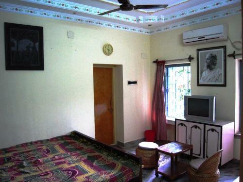 Hostal Rater Tara Diner Rabi Guest House